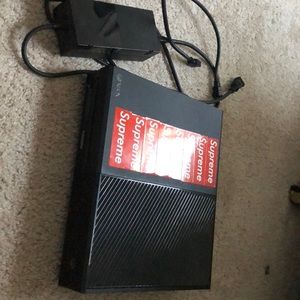 Xbox one with with wires and controller!!!